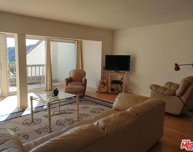 23918 De Ville Way - Photo Thumbnail 3