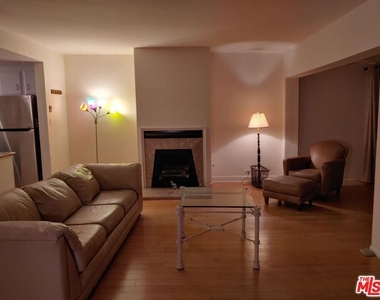 23918 De Ville Way - Photo Thumbnail 4