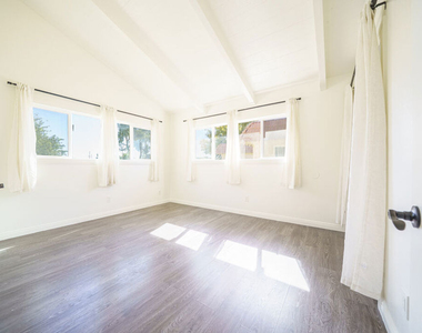 43609 Stanridge Avenue - Photo Thumbnail 12