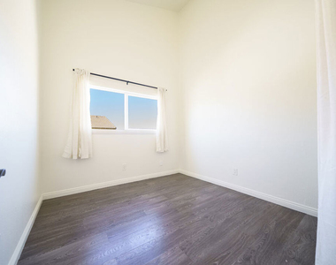 43609 Stanridge Avenue - Photo Thumbnail 7