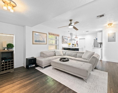 1140 Sw 9th Avenue - Photo Thumbnail 2