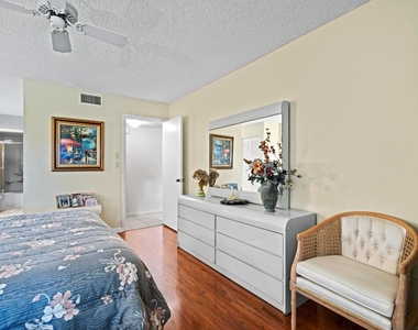 5153 Oak Hill Lane - Photo Thumbnail 18