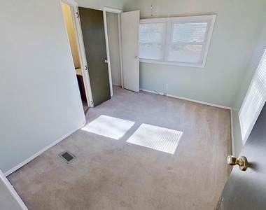 118 Carea Road - Photo Thumbnail 4