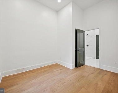 1637 W Girard Avenue - Photo Thumbnail 5