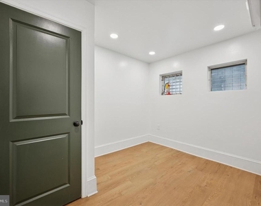 1637 W Girard Avenue - Photo Thumbnail 9