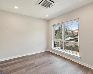3449 Scotts Lane - Photo Thumbnail 2