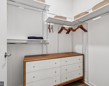2650 Woodley Road Nw - Photo Thumbnail 7