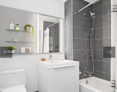 555 West 38th Street - Photo Thumbnail 4
