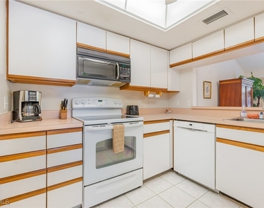 4111 Lake Forest Drive - Photo Thumbnail 6