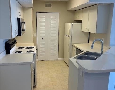 13625 Eagle Ridge Drive - Photo Thumbnail 6