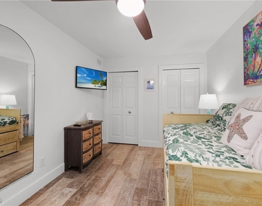 10562 Gulf Shore Drive - Photo Thumbnail 1