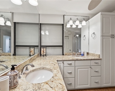 10562 Gulf Shore Drive - Photo Thumbnail 15