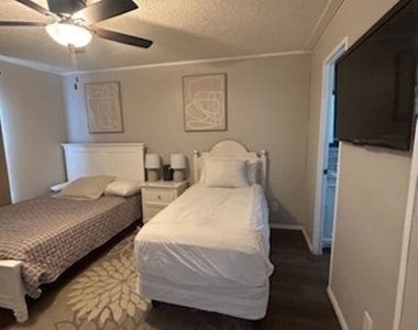 651 Hunting Club Avenue - Photo Thumbnail 7