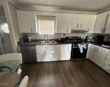 651 Hunting Club Avenue - Photo Thumbnail 1