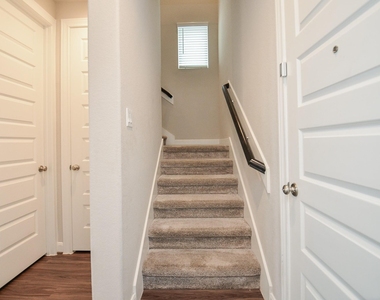 9821 Prairie Garden Lane - Photo Thumbnail 23