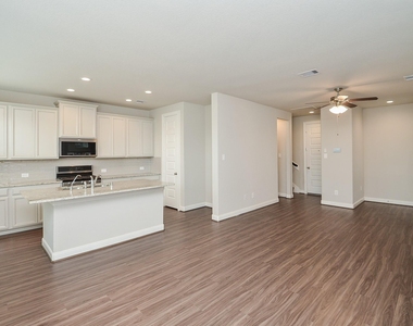 9821 Prairie Garden Lane - Photo Thumbnail 14