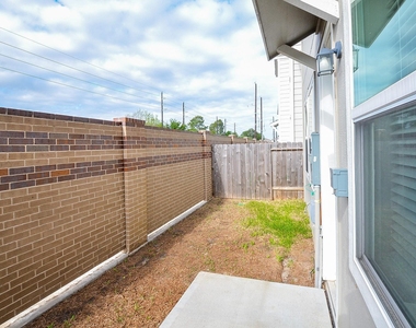 9821 Prairie Garden Lane - Photo Thumbnail 36
