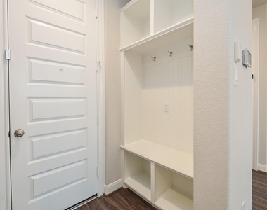 9821 Prairie Garden Lane - Photo Thumbnail 21