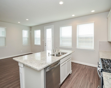 9821 Prairie Garden Lane - Photo Thumbnail 18