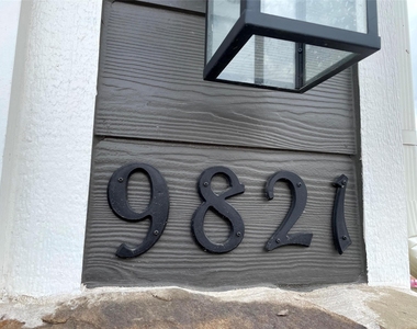 9821 Prairie Garden Lane - Photo Thumbnail 4