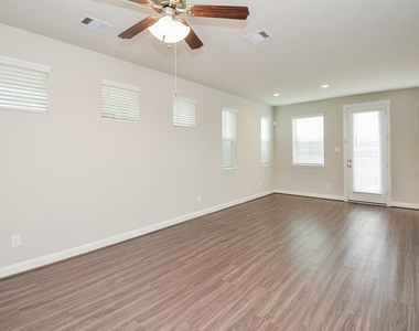 9821 Prairie Garden Lane - Photo Thumbnail 9