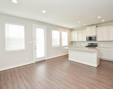 9821 Prairie Garden Lane - Photo Thumbnail 12