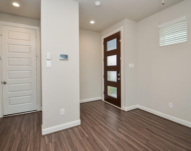 9821 Prairie Garden Lane - Photo Thumbnail 6