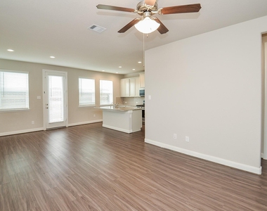 9821 Prairie Garden Lane - Photo Thumbnail 7