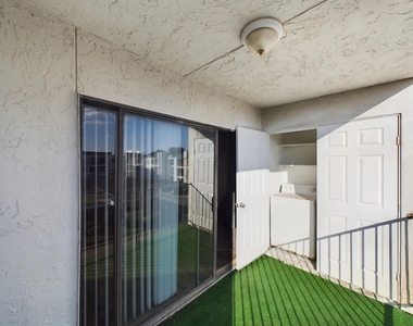 2824 S Bartell Drive - Photo Thumbnail 11