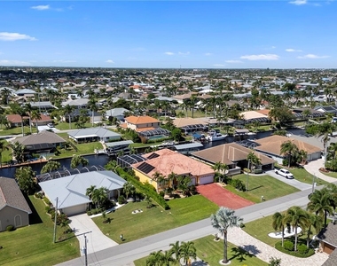 5024 Sw 8th Place - Photo Thumbnail 46