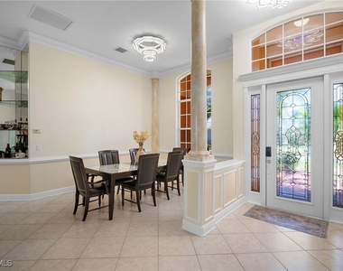 5024 Sw 8th Place - Photo Thumbnail 2