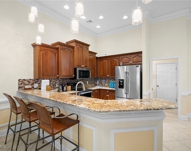 5024 Sw 8th Place - Photo Thumbnail 17
