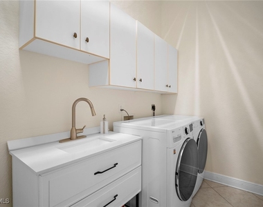 5024 Sw 8th Place - Photo Thumbnail 43