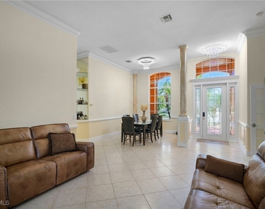 5024 Sw 8th Place - Photo Thumbnail 7