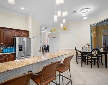 5024 Sw 8th Place - Photo Thumbnail 16