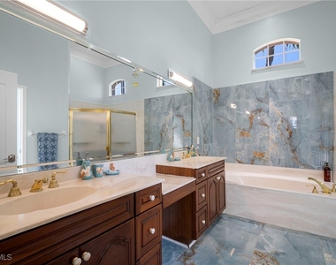 5024 Sw 8th Place - Photo Thumbnail 41