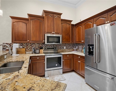 5024 Sw 8th Place - Photo Thumbnail 18