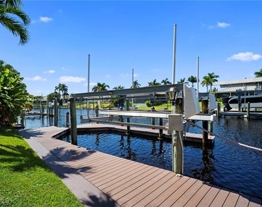 5024 Sw 8th Place - Photo Thumbnail 24