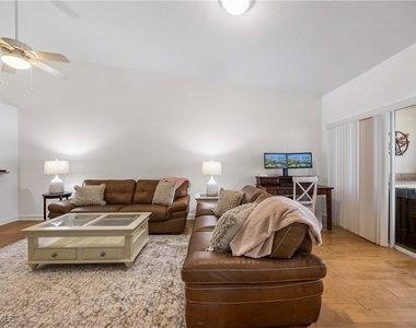7050 Barrington Circle - Photo Thumbnail 10