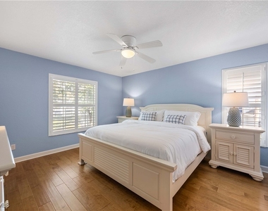 7050 Barrington Circle - Photo Thumbnail 18