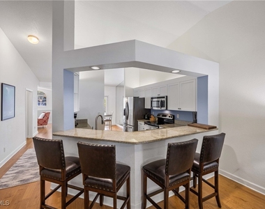 7050 Barrington Circle - Photo Thumbnail 11
