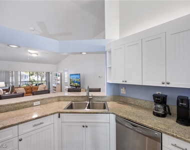 7050 Barrington Circle - Photo Thumbnail 14