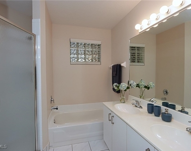 6544 Huntington Lakes Circle - Photo Thumbnail 13