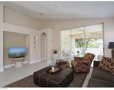 6544 Huntington Lakes Circle - Photo Thumbnail 4