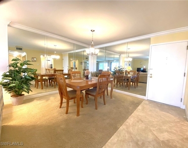 555 Park Shore Drive - Photo Thumbnail 6