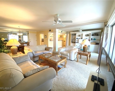 555 Park Shore Drive - Photo Thumbnail 11