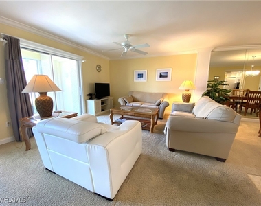 555 Park Shore Drive - Photo Thumbnail 10