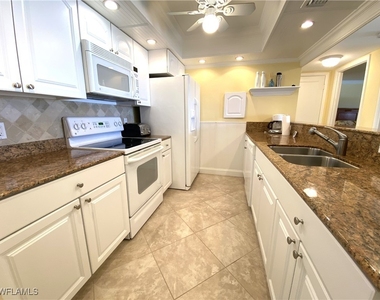 555 Park Shore Drive - Photo Thumbnail 4