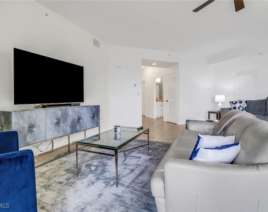 450 Bayfront Place - Photo Thumbnail 2