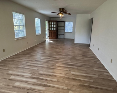18121 Atkinson Lane - Photo Thumbnail 11